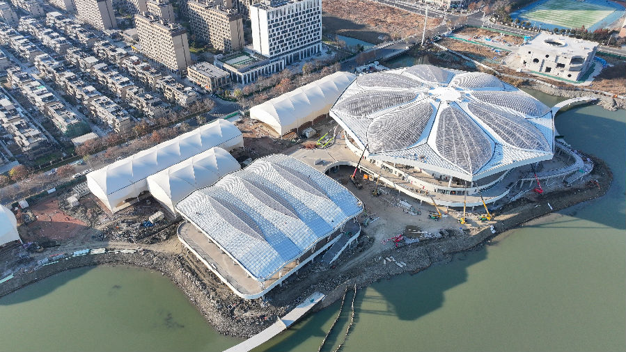 湖州市吴兴区八里店镇辖区的湖州国际红土网球中心鸟瞰图一览(何伟卫 摄) 湖州市吴兴区八里店镇辖区的湖州国际红土网球中心鸟瞰图一览(何伟卫 摄)