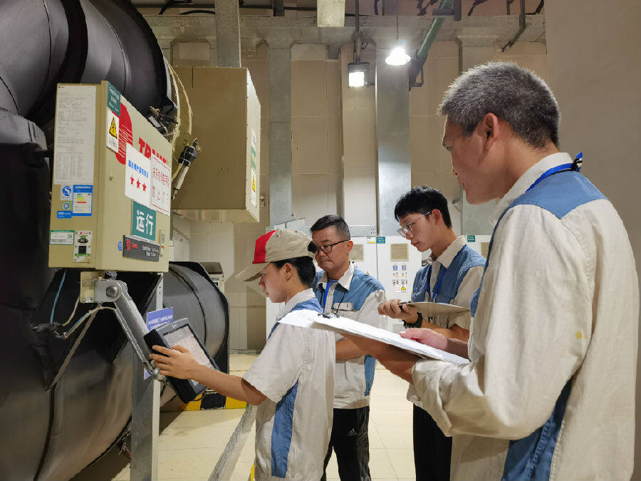 广西中烟柳州卷烟厂开展节能降耗实战竞赛。(欧昌滨 摄) 广西中烟柳州卷烟厂开展节能降耗实战竞赛。(欧昌滨 摄)