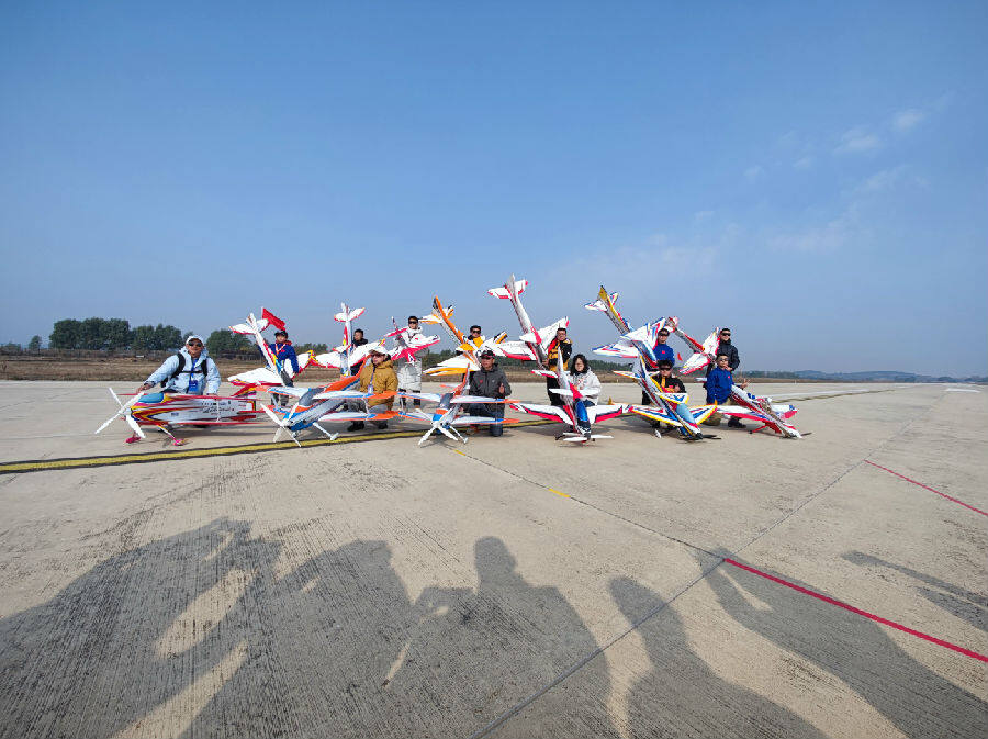 航模运动正与航空产业同频共振(赵彤 摄) 航模运动正与航空产业同频共振(赵彤 摄)
