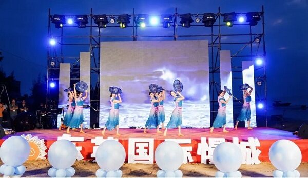 东英国际慢城2周年开放式发展邀请会启幕(王小亮 摄) 东英国际慢城2周年开放式发展邀请会启幕(王小亮 摄)