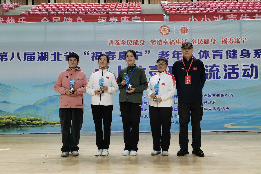 颁奖现场(程桂良 摄) 颁奖现场(程桂良 摄)