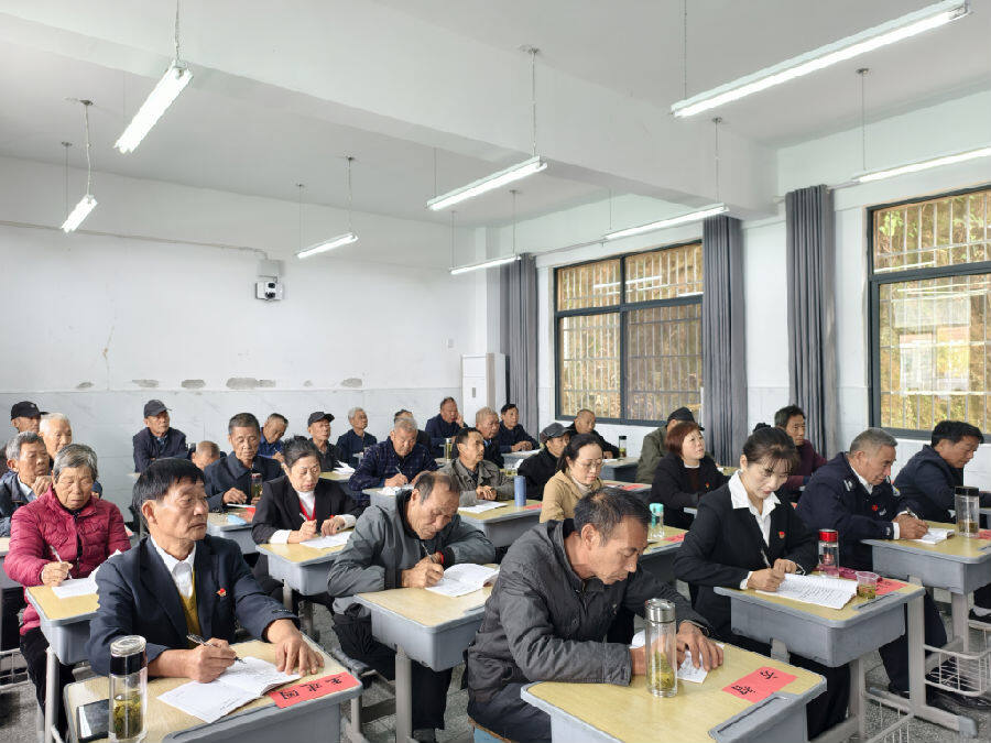 农村党员集中参训，接受纪律教育（缪清清 摄）