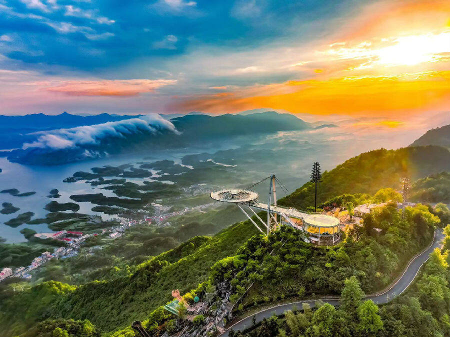 仙岛湖生态旅游风景区美景(康书帆 摄) 仙岛湖生态旅游风景区美景(康书帆 摄)