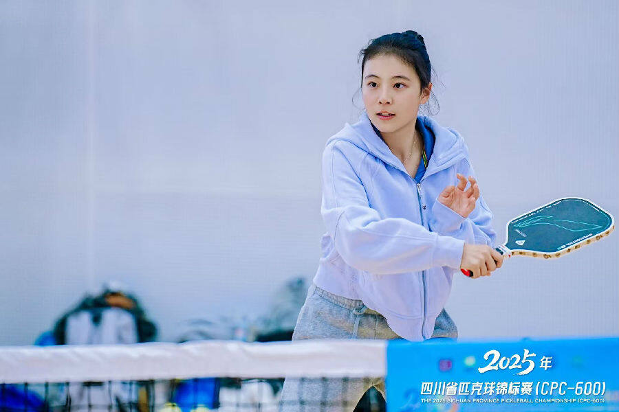 比赛精彩瞬间(刘丁源 摄) 比赛精彩瞬间(刘丁源 摄)