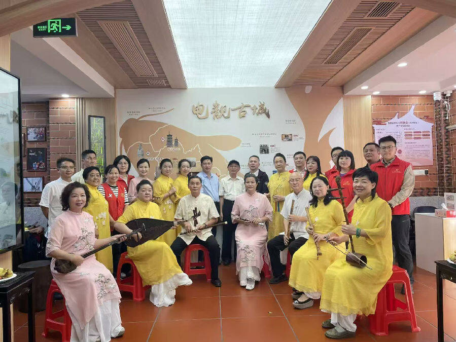国网泉州供电公司开展南音演出活动(刘系丹 摄) 国网泉州供电公司开展南音演出活动(刘系丹 摄)
