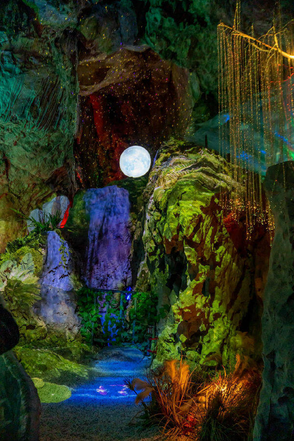 洞中秘境（张静 摄）
