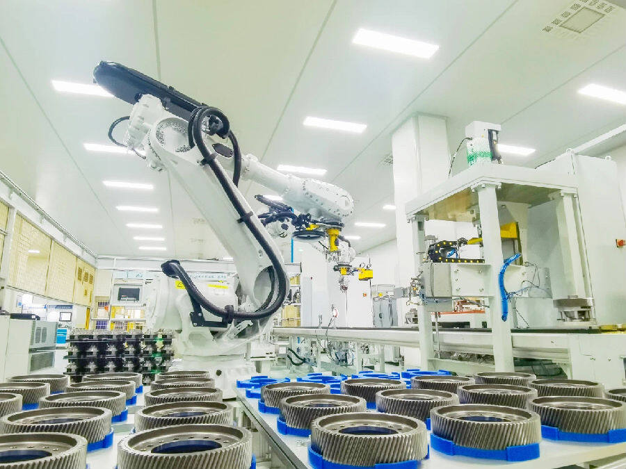 浙江双环传动机械股份有限公司的智能化车间一览 (辛慧 摄) 浙江双环传动机械股份有限公司的智能化车间一览 (辛慧 摄)