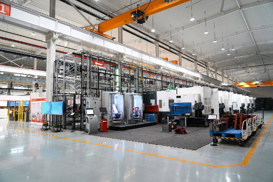 浙江海德曼智能装备股份有限公司智能生产车间 (辛慧 摄) 浙江海德曼智能装备股份有限公司智能生产车间 (辛慧 摄)